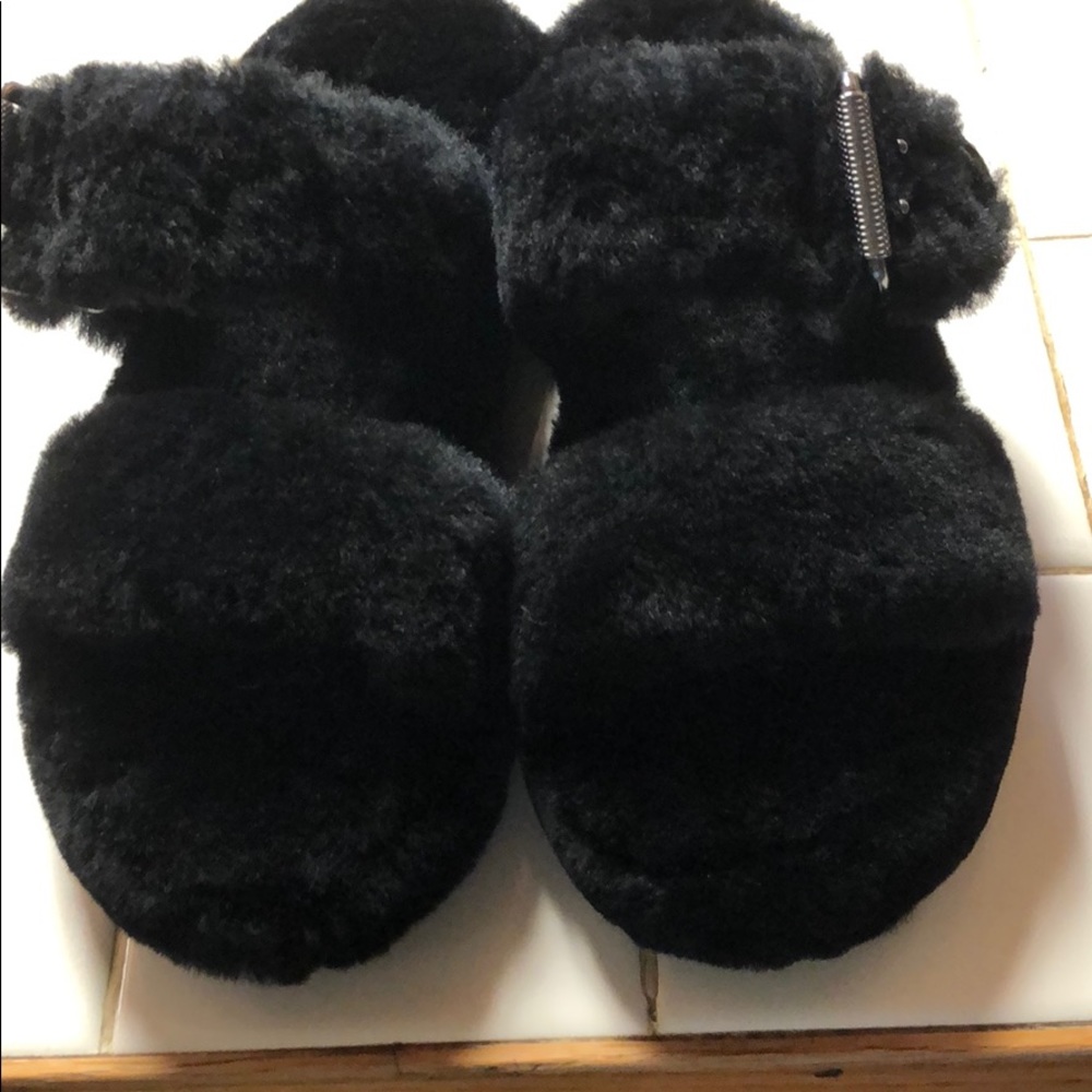 Ugg slippers - Picture 2 of 3